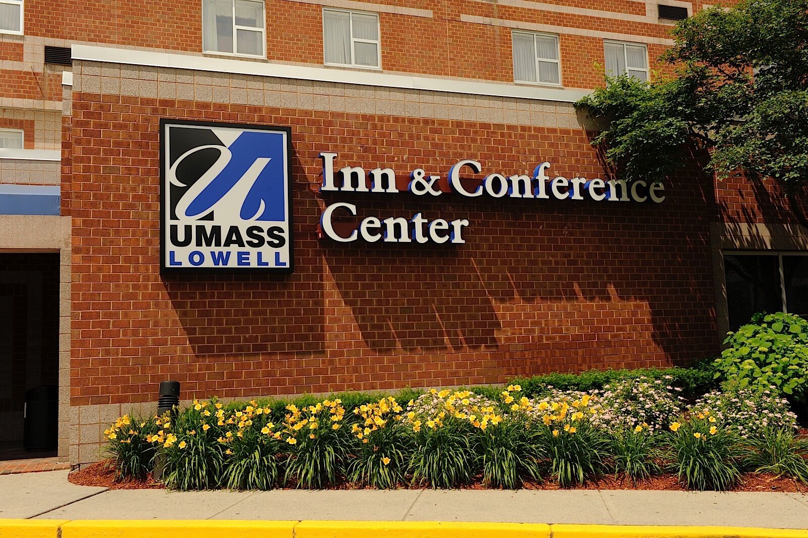 Umass Lowell Inn And Conference Center Ngoại thất bức ảnh